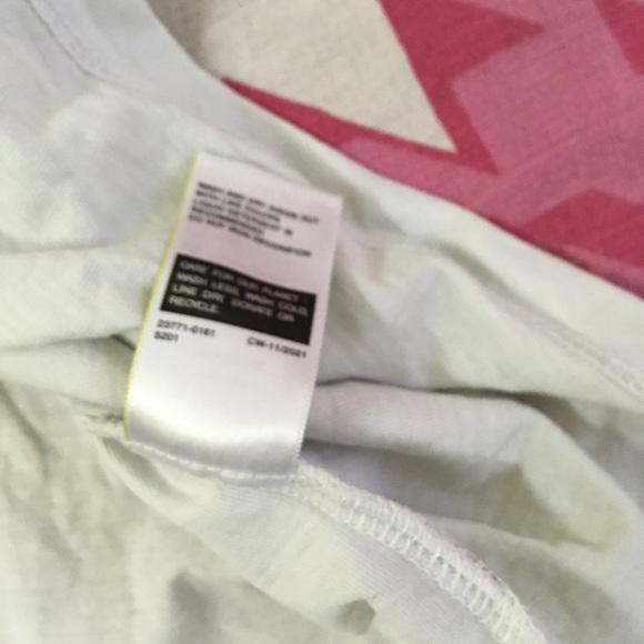 Levis White Tshirt - Picture 3 of 5